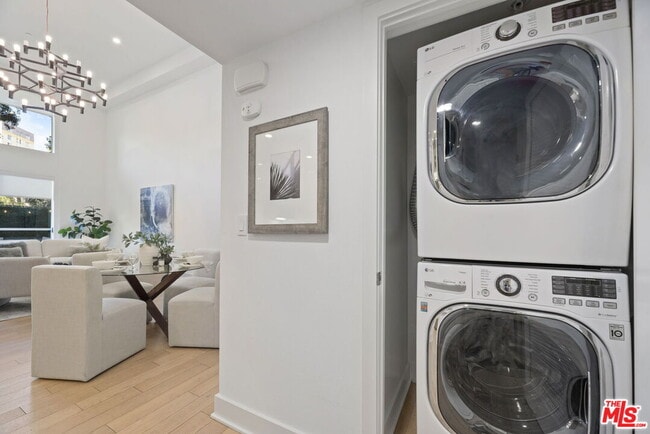 Building Photo - 600 Ridgeley Dr