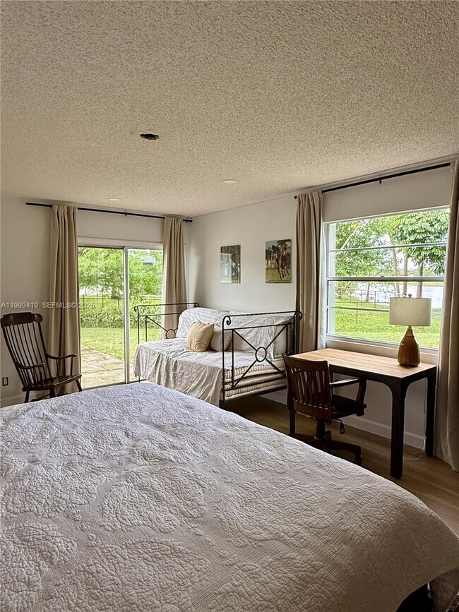 Building Photo - 625 Whippoorwill Terrace