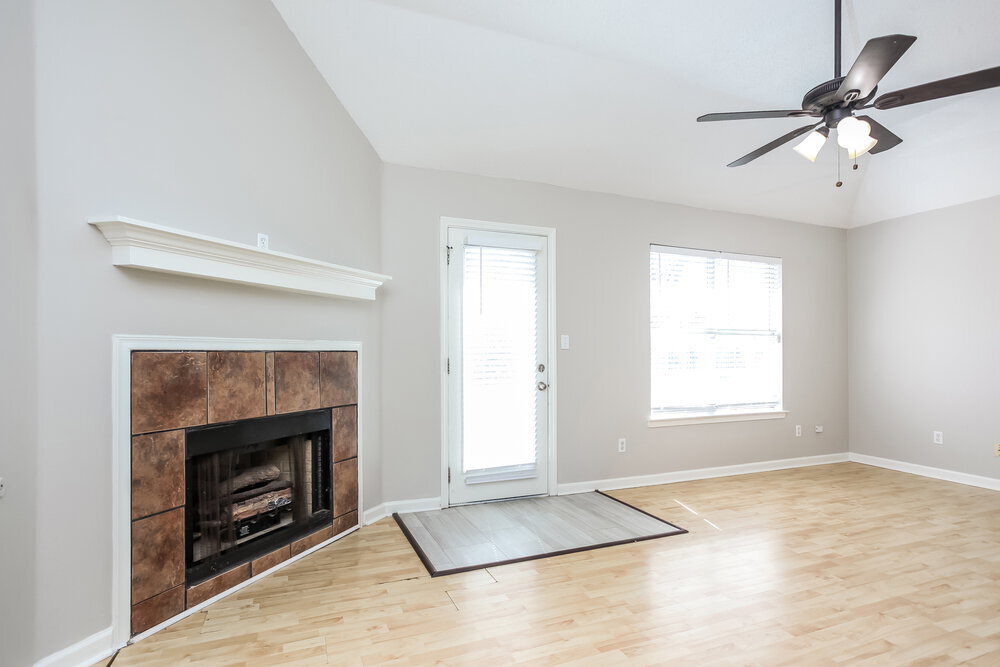 Building Photo - 1301 Custer Dr E