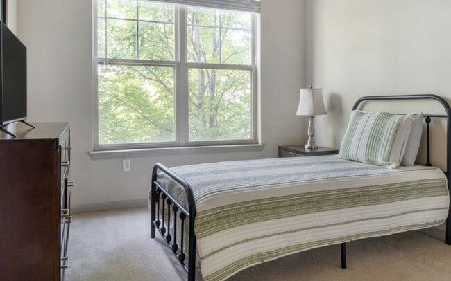 Building Photo - 1100 Ashwood Pkwy