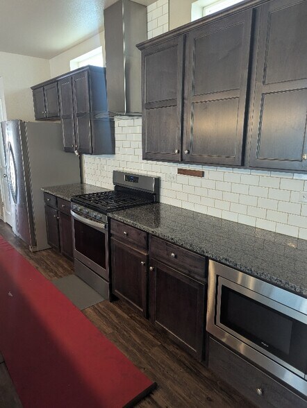 Building Photo - 3038 Comet St