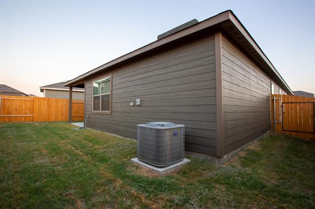 Building Photo - 13808 Musselshell Dr