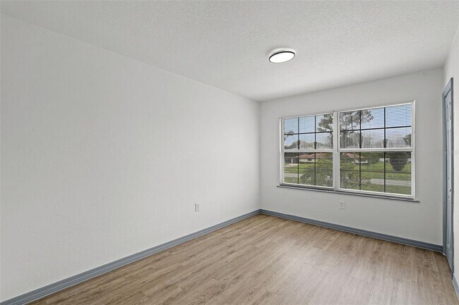Building Photo - 663 S Econlockhatchee Trail