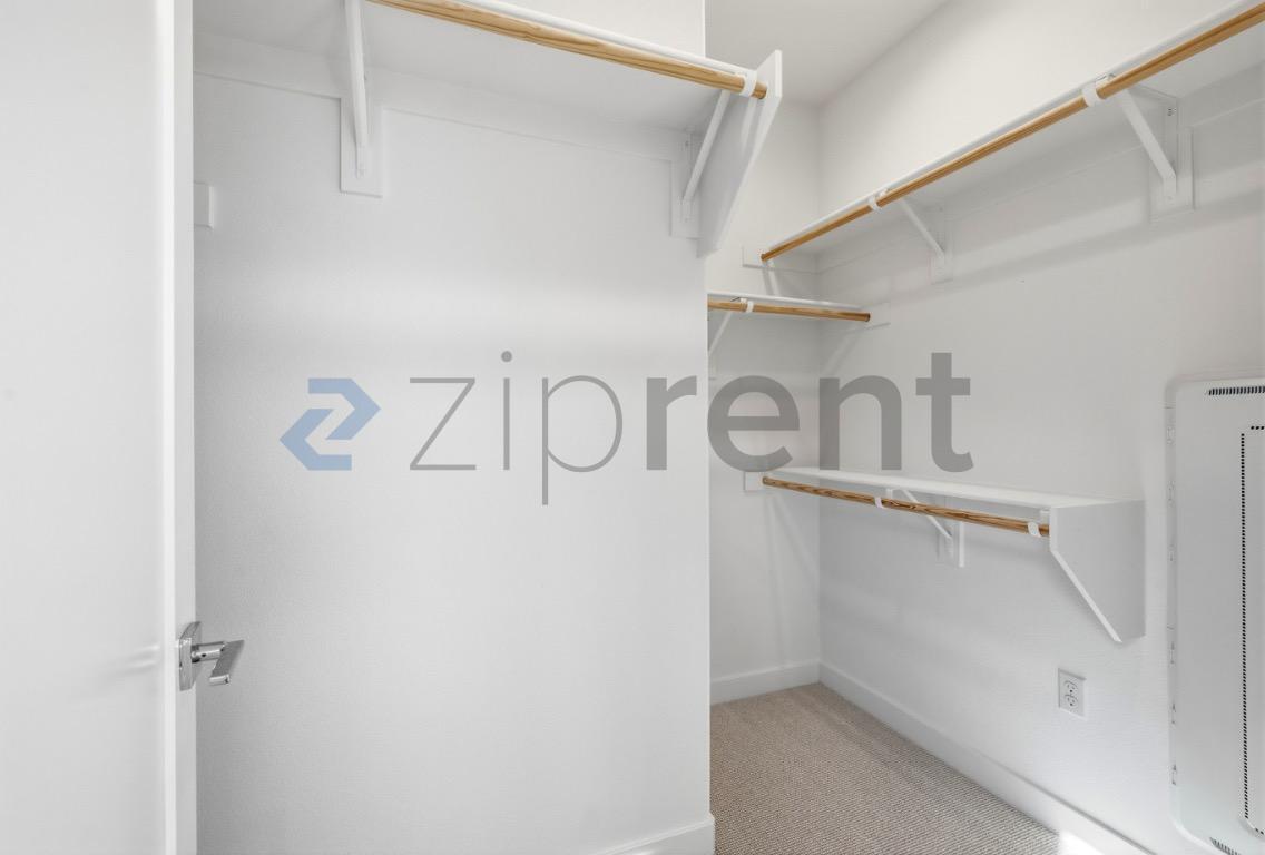 Building Photo - Unit