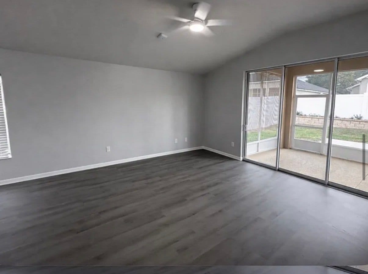 Building Photo - 5651 SW 40th Pl