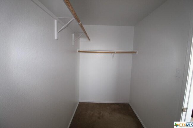 Building Photo - 304 W Gemini Ln