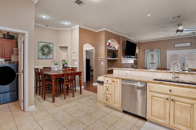 Building Photo - 2324 Tallgrass Cir
