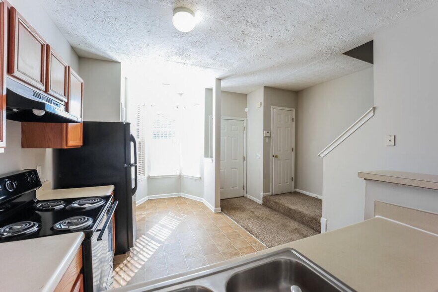 Building Photo - 6055 Camden Forrest Dr