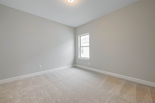 Building Photo - 10707 Deer Path Dr