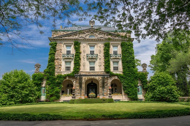 Building Photo - 321 Museum Village Rd