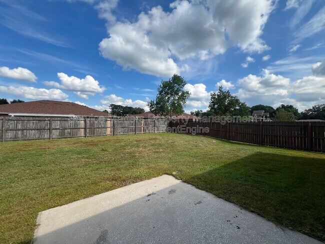 Building Photo - 7037 Season Dr