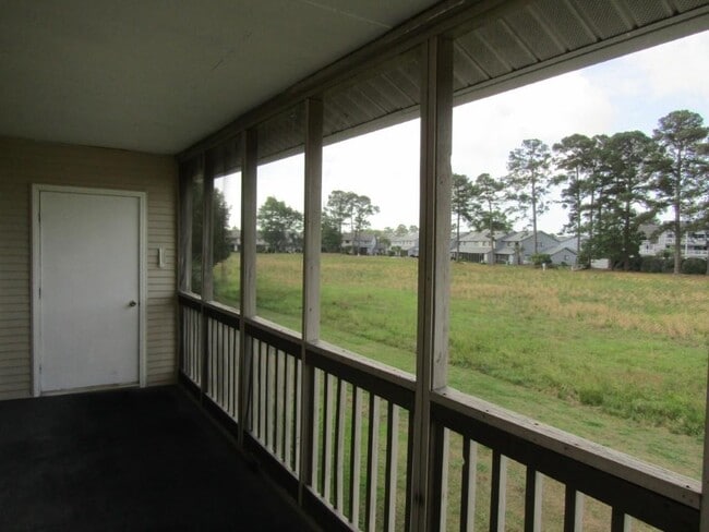 Building Photo - 1095 Plantation Dr