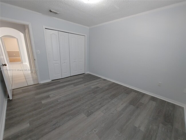Building Photo - 1137 NW 128th Pl