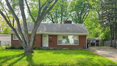 Building Photo - 28291 Pierce St