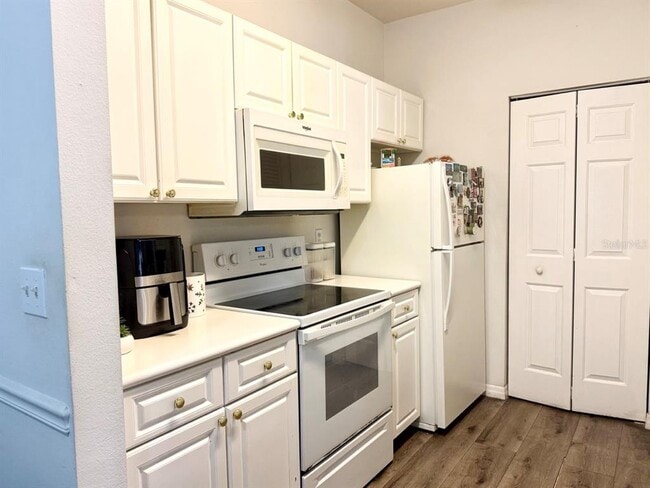 Building Photo - 14304 Fredricksburg Dr