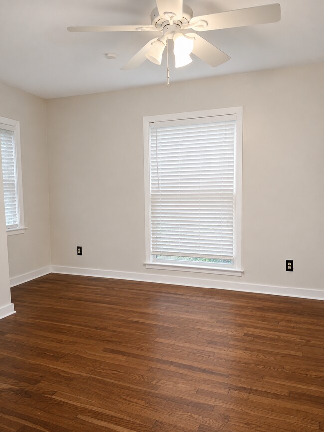 Building Photo - Beautiful 3BR/2BA Home with Large Yard & Outdoor Deck | Northeast Jackson