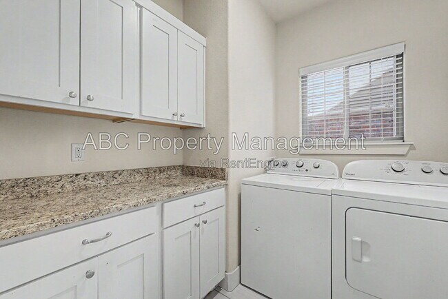 Building Photo - 3110 SW Riverstone Ave