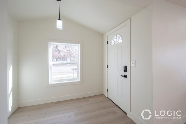 Building Photo - 7808 S 1000 E