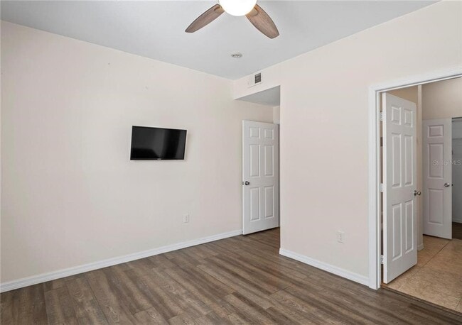 Building Photo - 10512 White Lake Ct