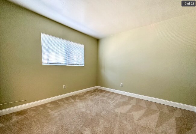 Building Photo - OPEN HOUSE Sun 1-4 pm  2 bed 1 bath Beautiful 1st floor unit