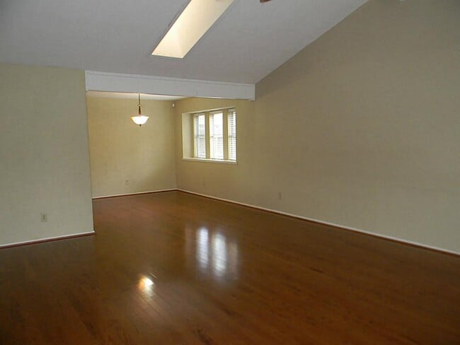 Building Photo - 2754 Quarry Hill Rd