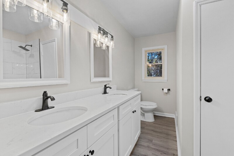 Building Photo - 1200 Lockland Ave