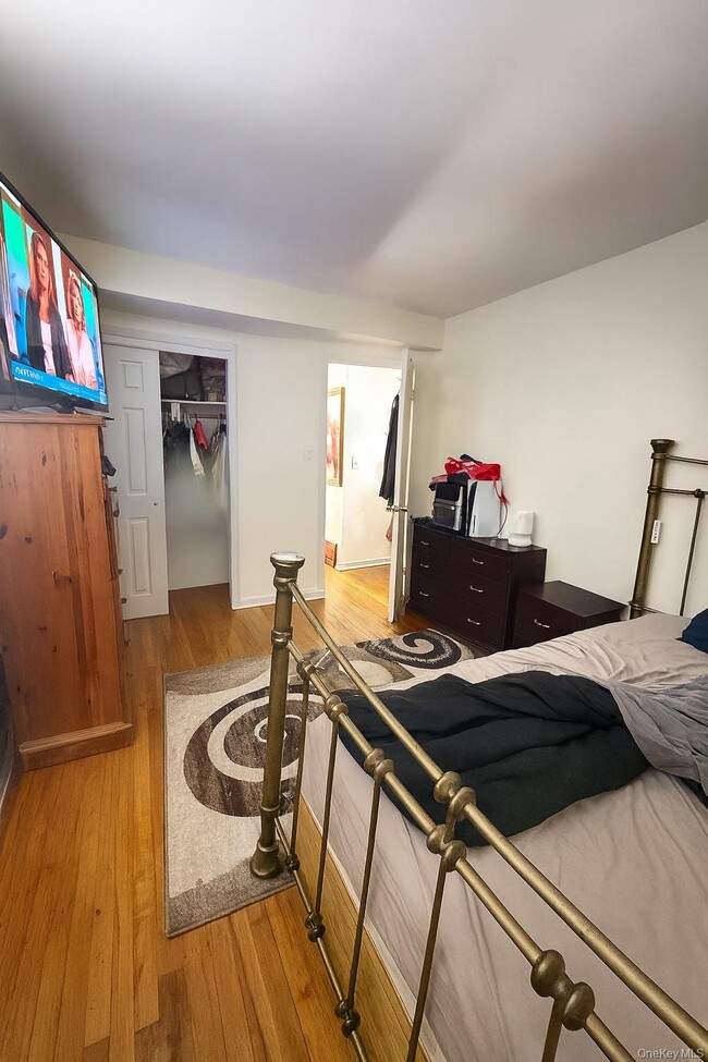 Building Photo - 155-67 116th Ave