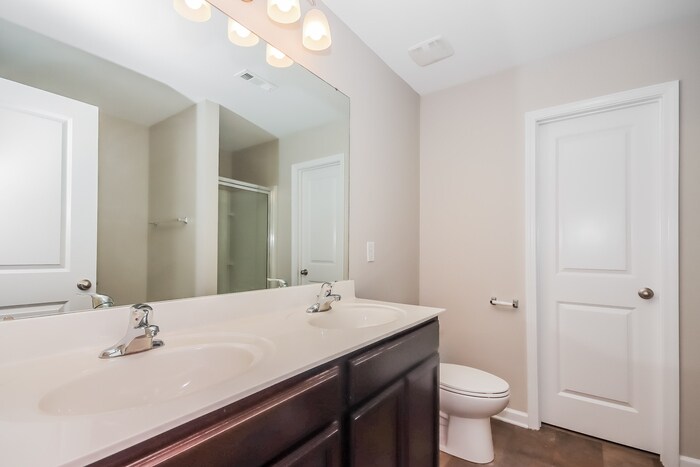 Building Photo - 1402 Kent Downs Ave SW