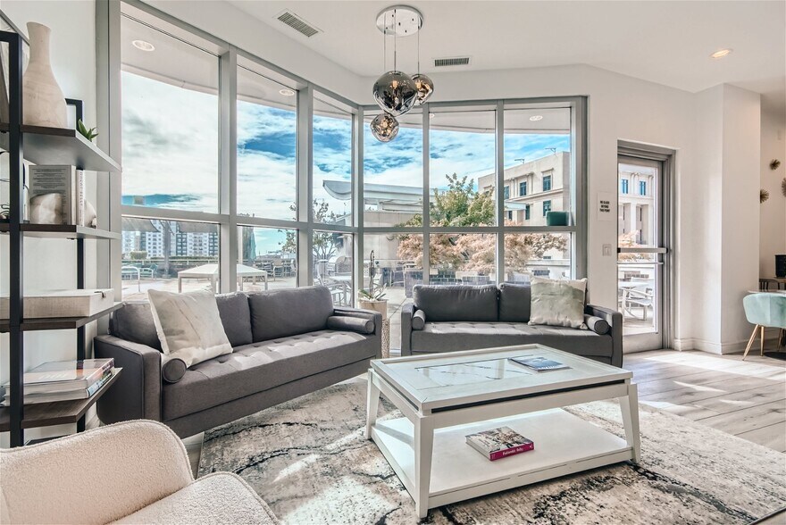 Club House - 333 W Trade St