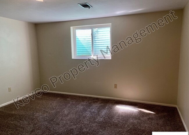 Building Photo - 2805 Redwing Rd