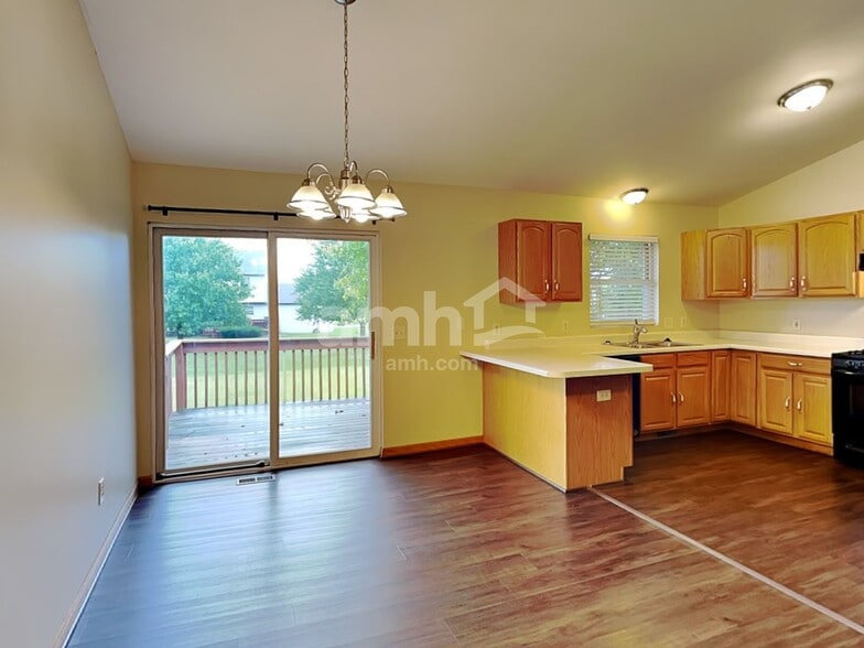 Building Photo - 204 Inverness Trl