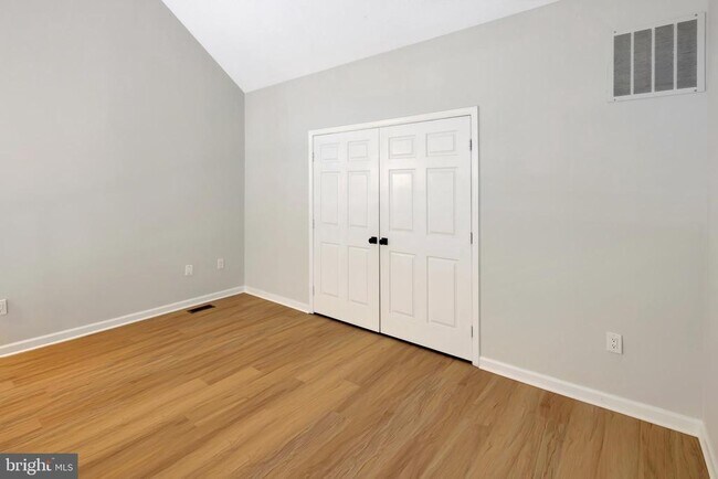 Building Photo - 12867 Mill House Ct