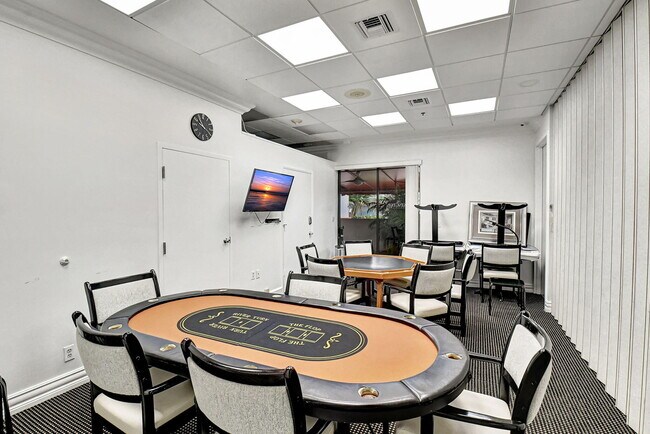 Building Photo - 7585 Lexington Club Blvd