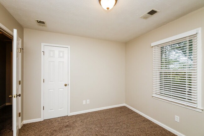 Building Photo - 2130 Grayfield Dr