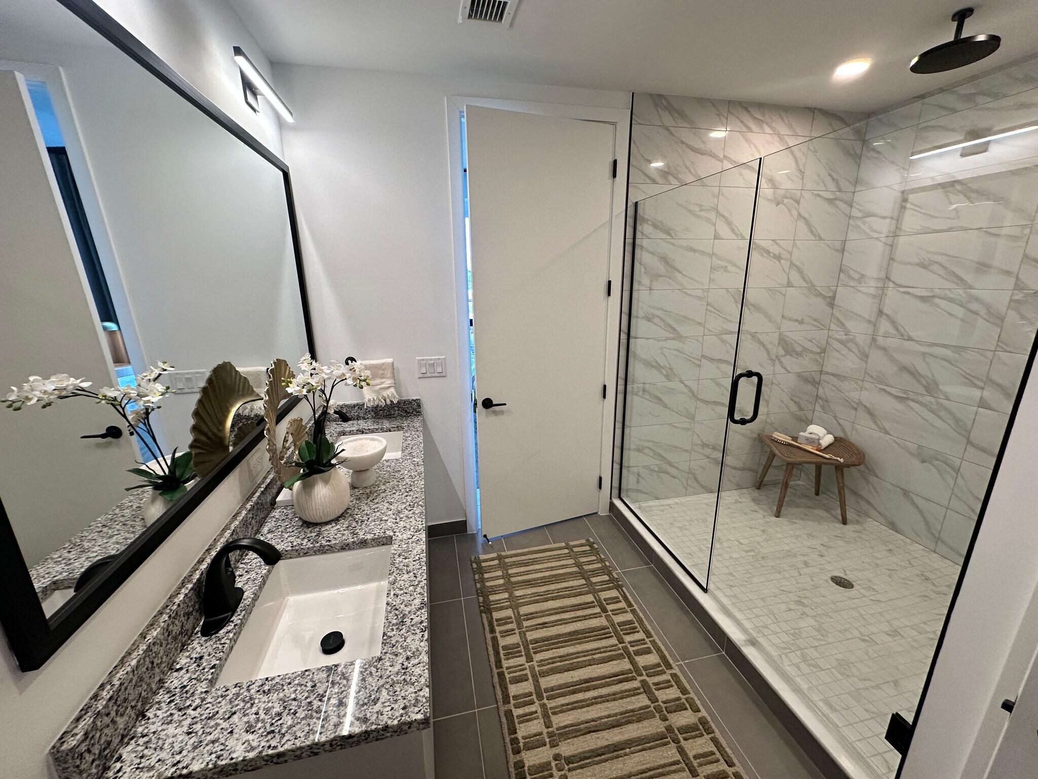 Building Photo - 16900 NE 23rd Ave