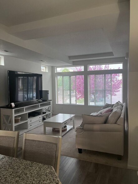 Building Photo - 10225 Yampa Ct