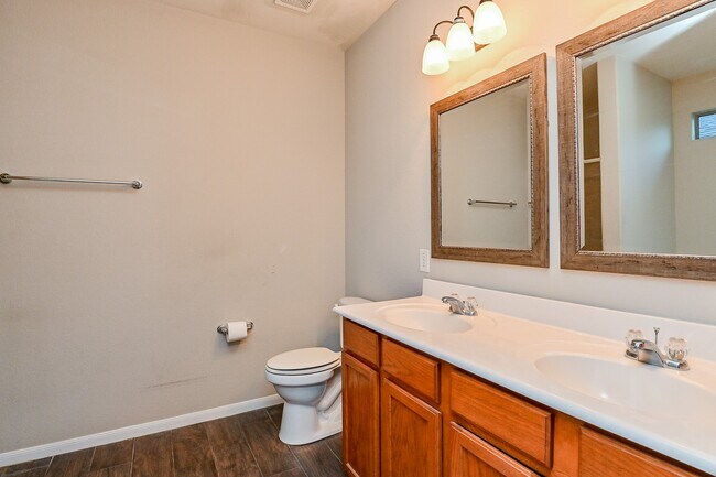 Building Photo - 15406 Key Crest Ln