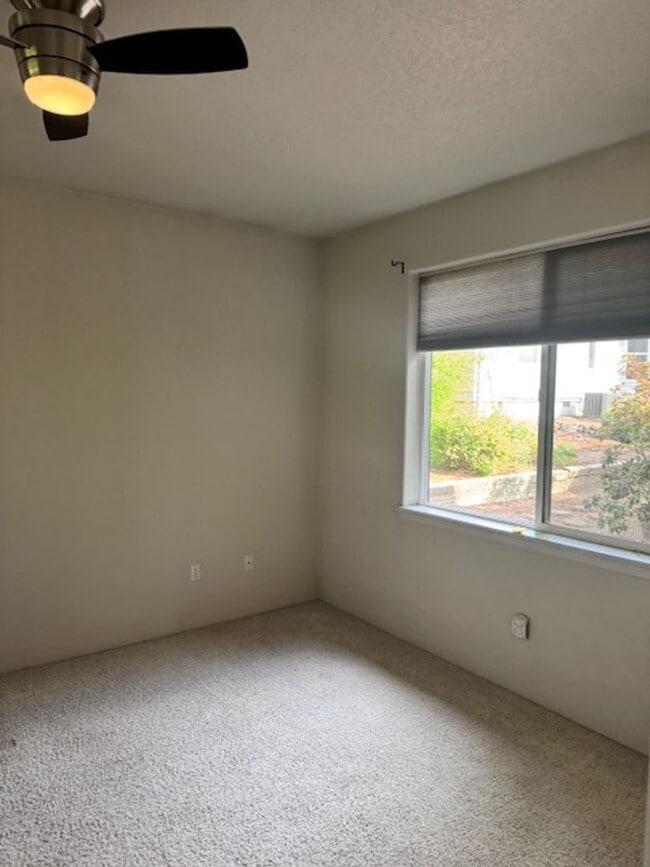 Building Photo - LONE PINE CREEK ESTATES IN GATED COMMUNITY...