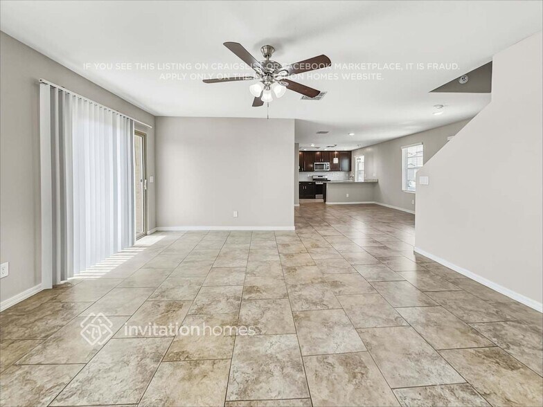 Building Photo - 8015 W Agora Ln
