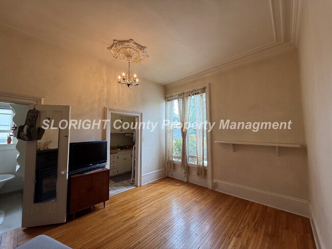 Building Photo - AVAILABLE SEPTEMBER - Nice Studio Unit Near Downtown SLO