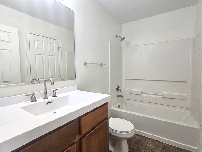 Building Photo - 171 Willoughby Ct