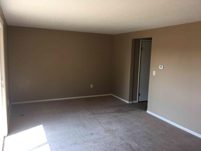 Building Photo - 6554 Portage St NW