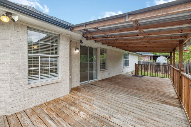 Building Photo - 2511 Westwood Main Dr
