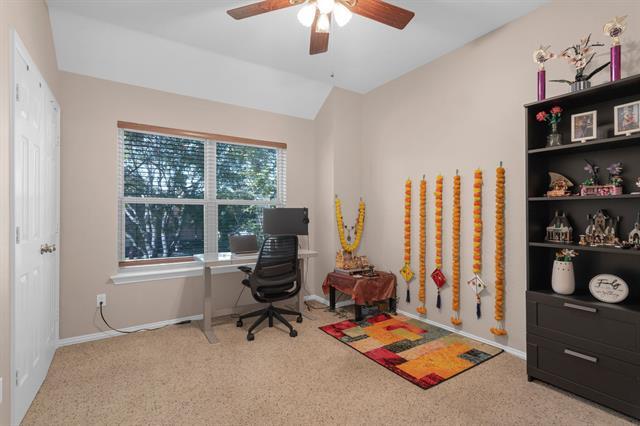 Building Photo - 901 Brentwood Dr