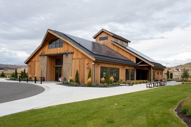 Building Photo - 1260 E Packard Dr