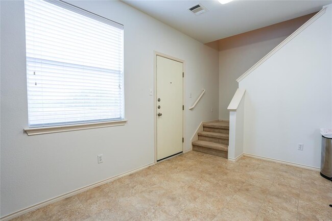Building Photo - 721 Jane Austen Trail