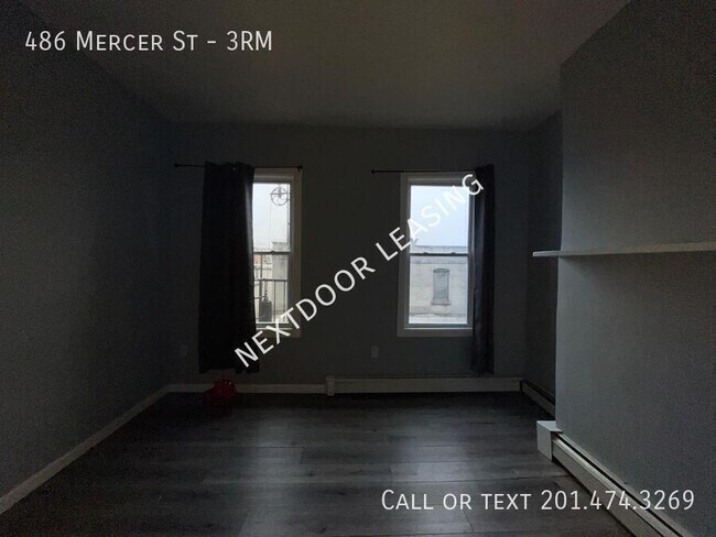 Building Photo - 486 Mercer St