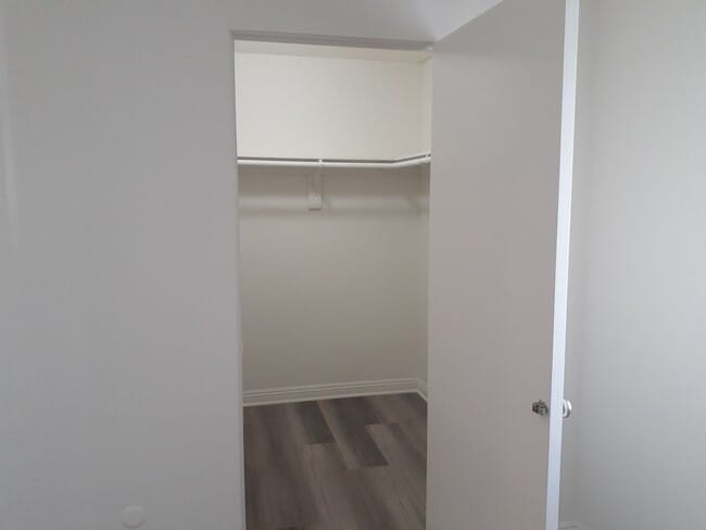 Building Photo - 2 Bed 1 Bath Newly Renovated for Rent in Newport Beach