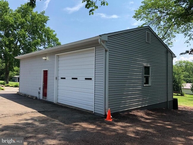 Building Photo - 89 Stump Rd