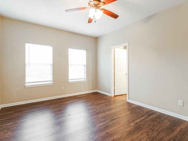 Building Photo - 13541 Lake Breeze Ln